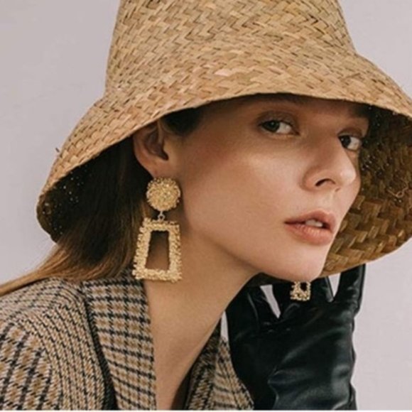 “Alice” Geometric Circle/Rectangle Hoop Earring - Picture 3 of 9